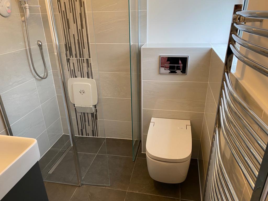 Lakes Cannes shower screens