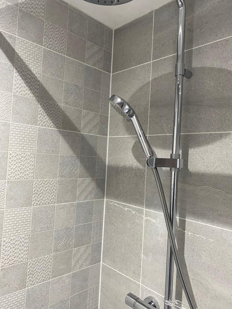 Aqualisa Mira 220 shower