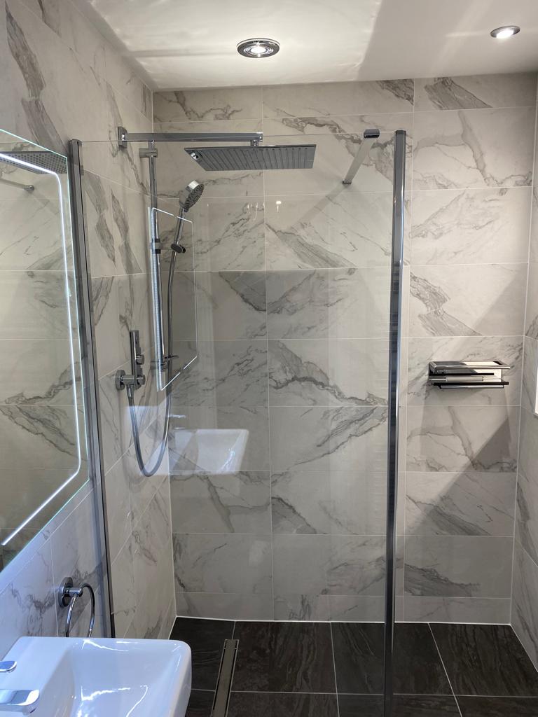 Aqualisa HiQu Digital shower with rectangular rain head 