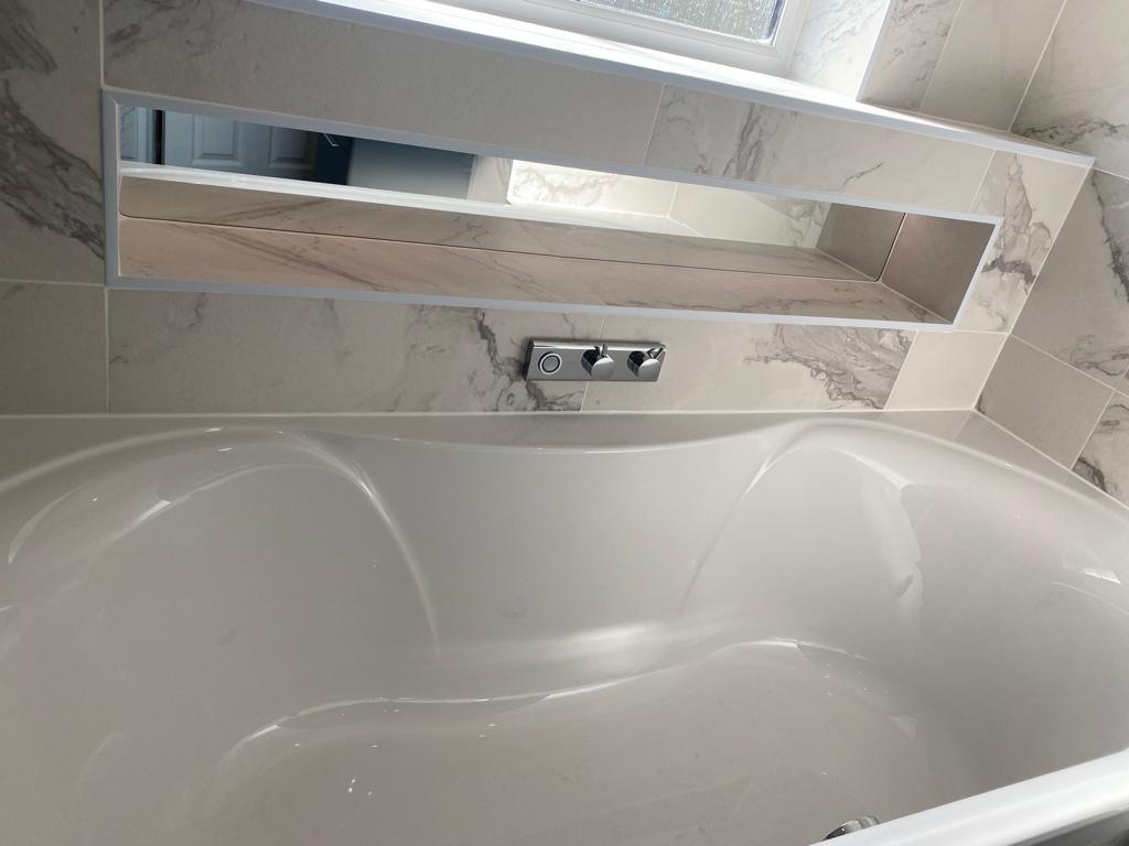 Aqualisa Hiqu Digital Bath Filler