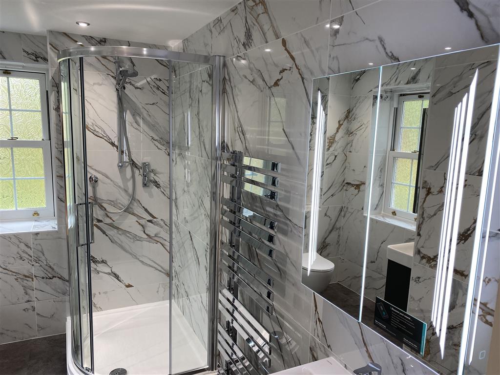 HiB Dimension Mirror Cabinet